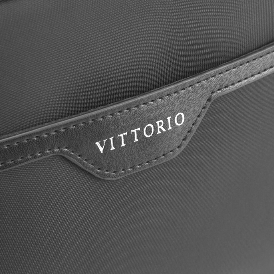 Vittorio - Washbag 100% Recycled Plastic Black - Toilettaske