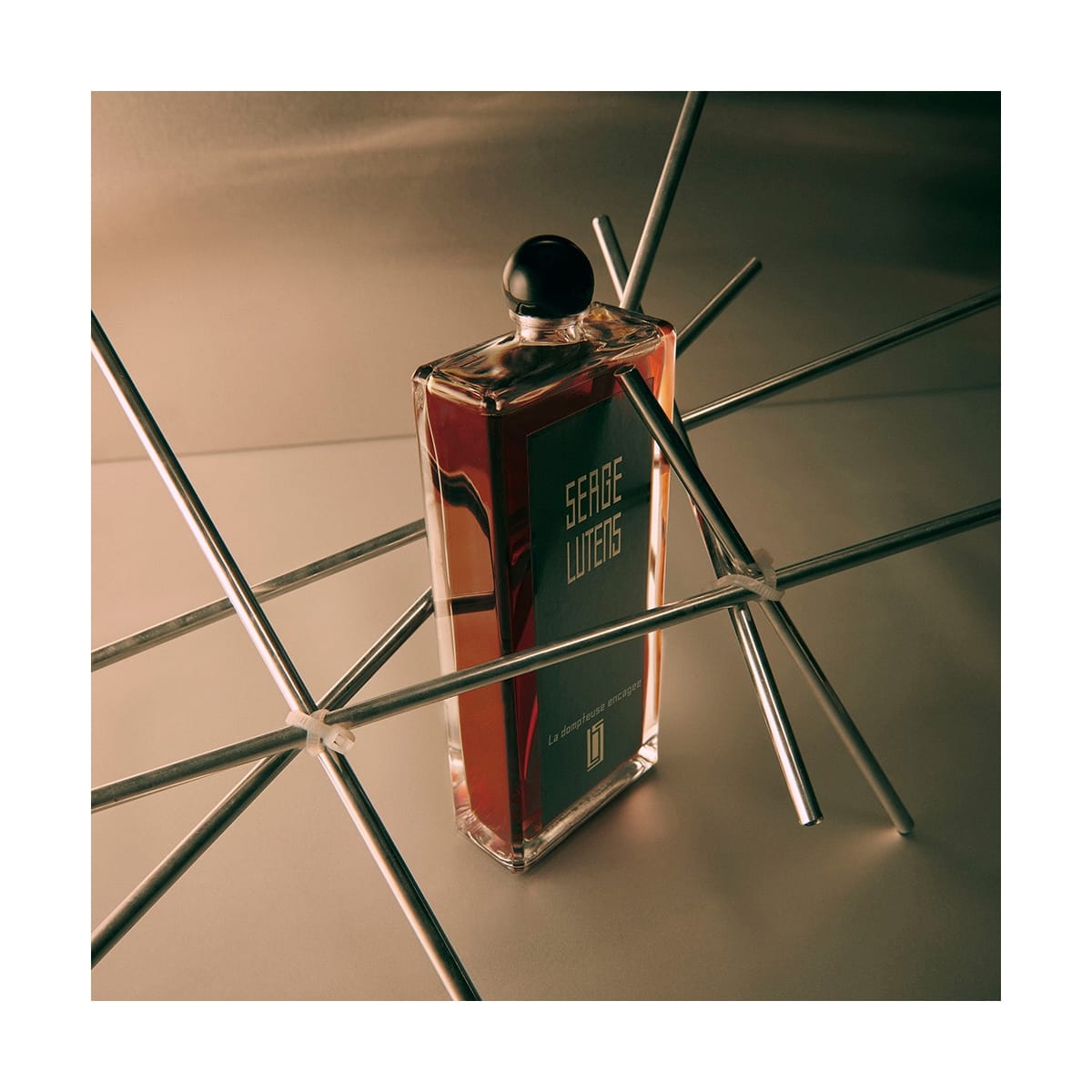 Serge Lutens La Dompteuse Encagée Eau de Parfum