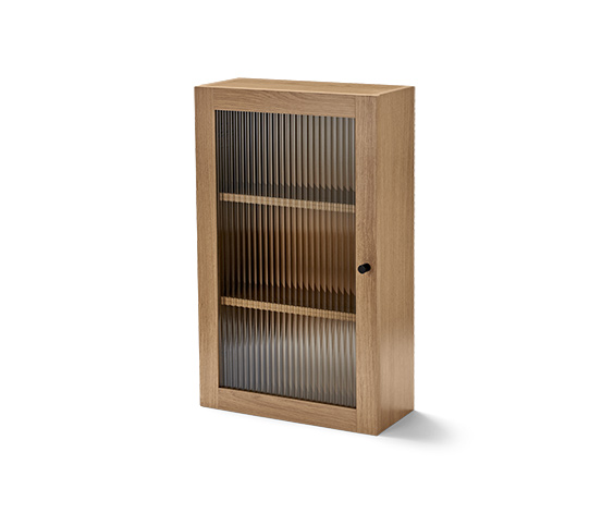 Wandschrank mit Riffelglastür