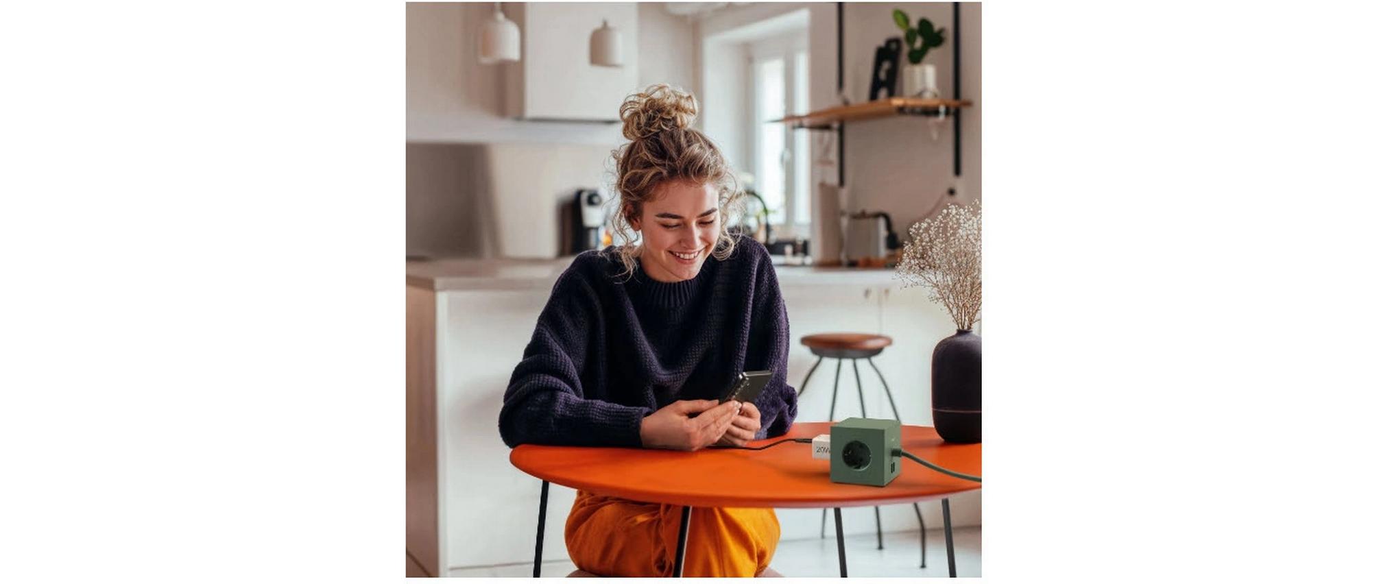 USB-Wandladegerät Gan charger USB-A USB-C 20 W WeissSchnellladegerät mit 1x USB-C und 1x USB-A