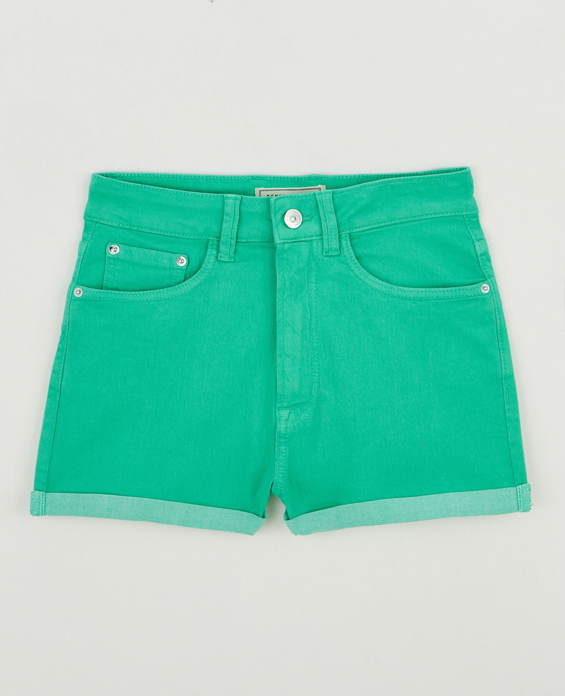 Short en jean bords roulottés - Vert