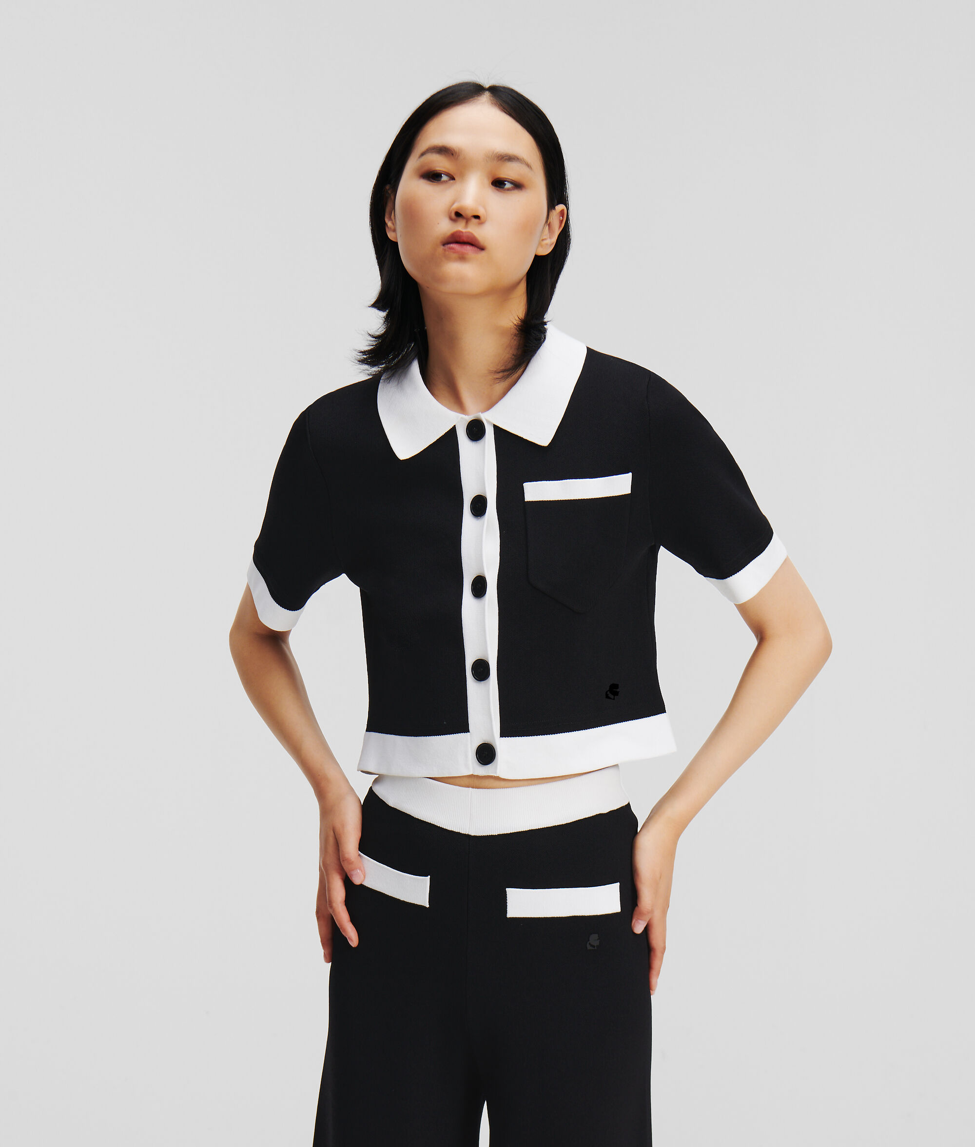 HAUT EN TRICOT BOUTONNÉ