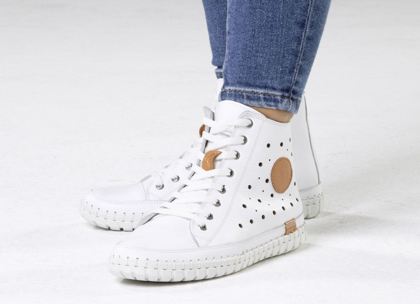 Gemini Schnür-Bootie mit luftiger Perforation und Lederapplikation