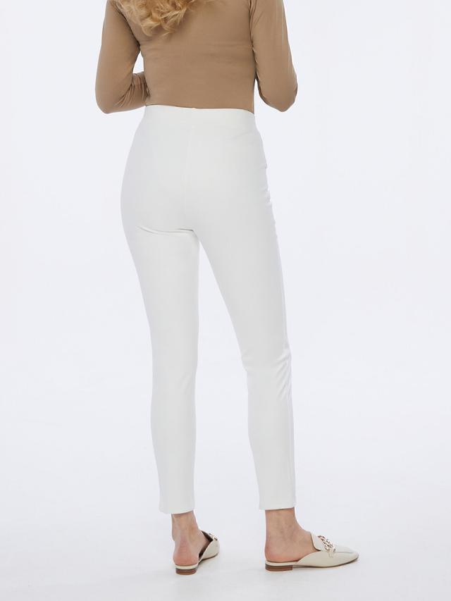 Hose Penelope mit Schmuckdetails