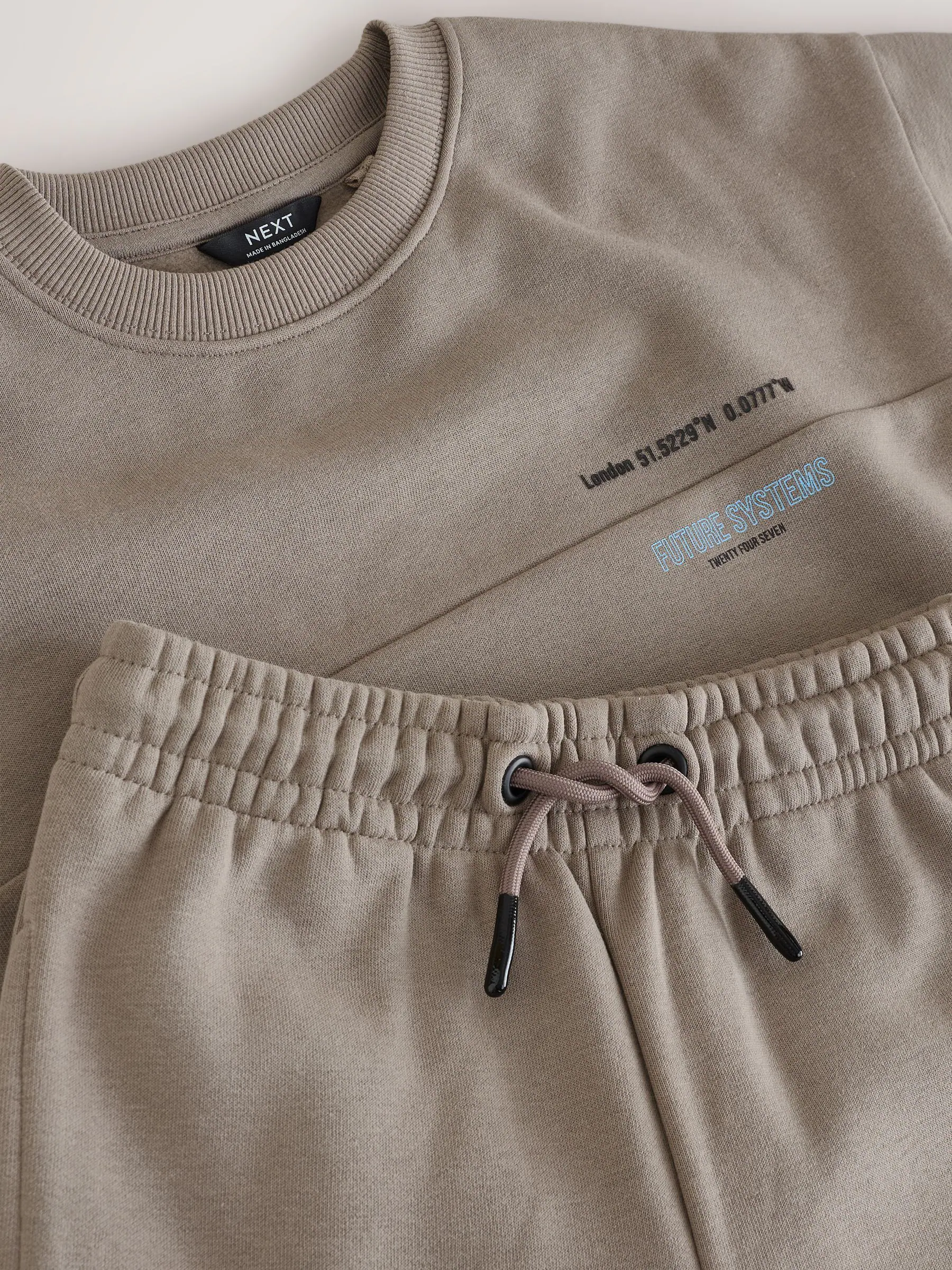 Pastelgeel - Utility Crew Hoodie and Joggers Set