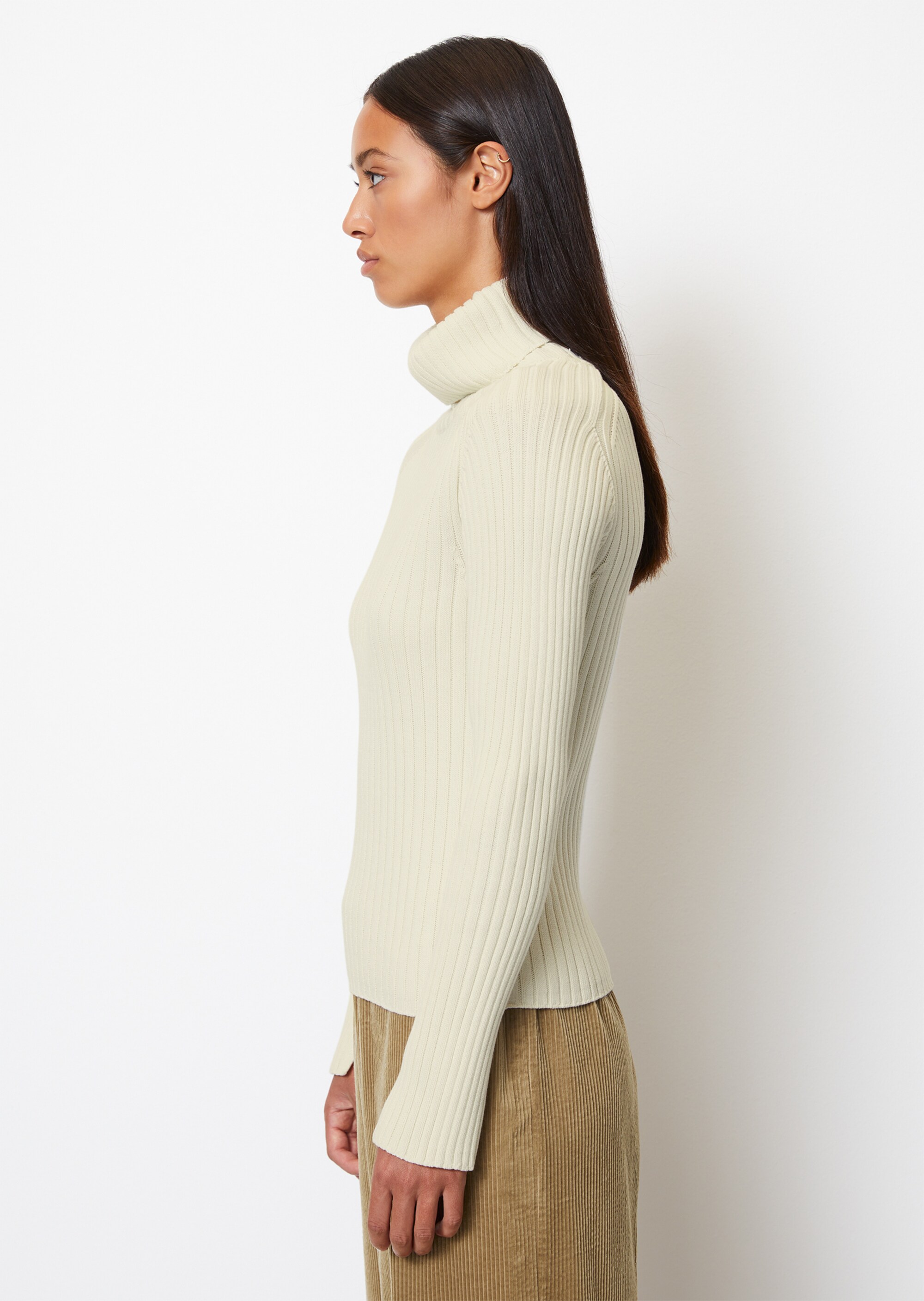 Gerippter Rollkragenpullover slim aus Organic Cotton
