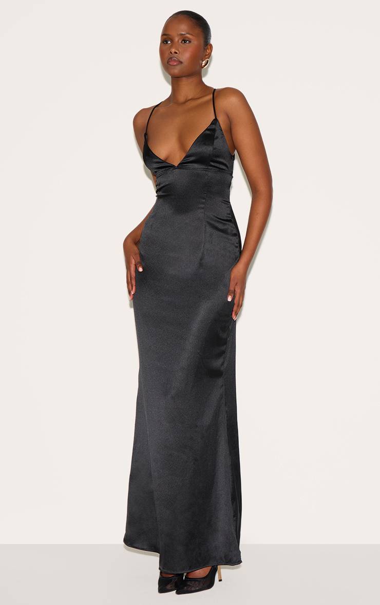 Noir Robe Longue En Satin Avec Nœud Au Dos