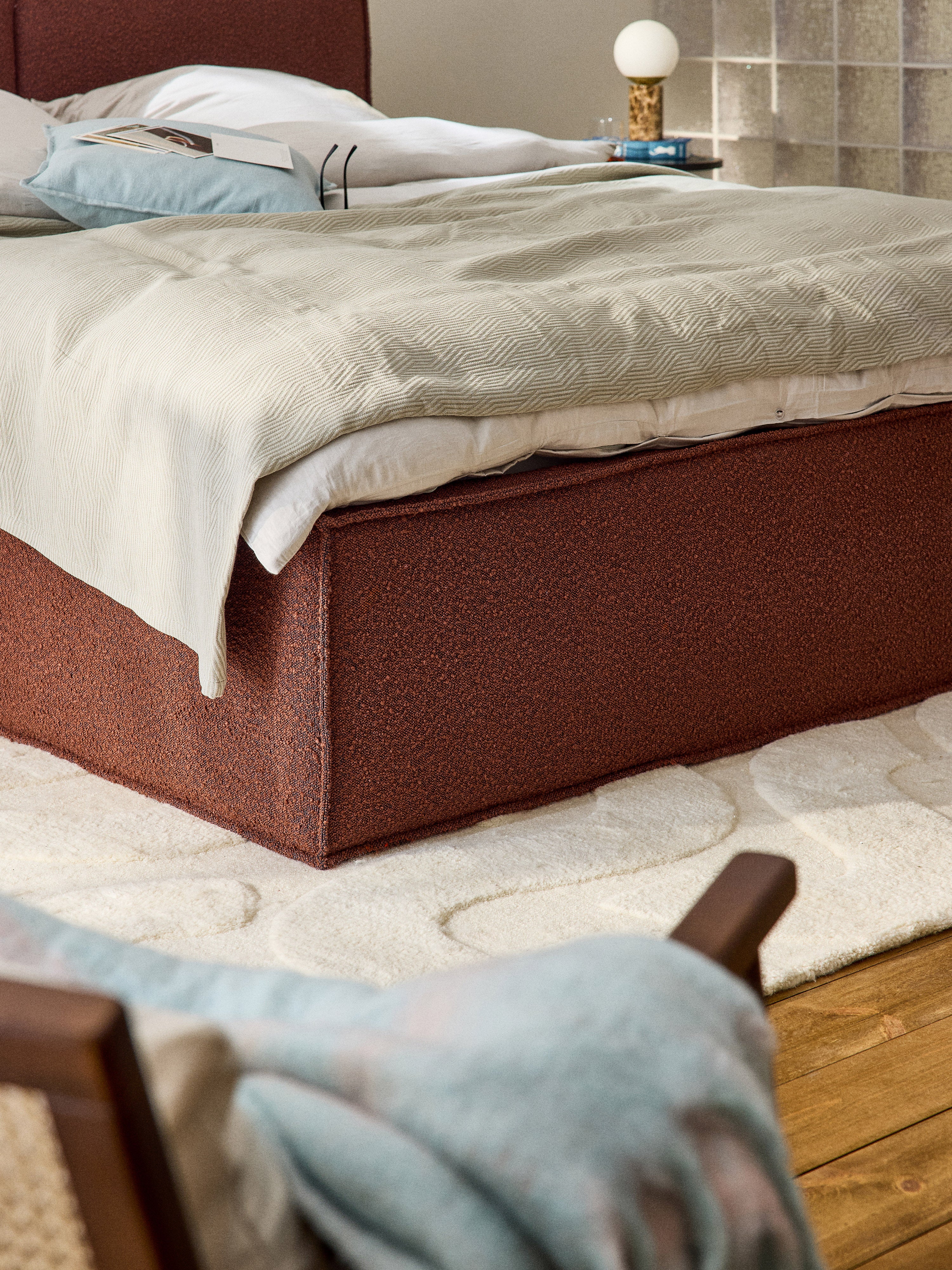 Bouclé gestoffeerd bed Dream met opbergruimte