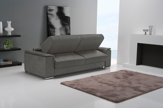 Egoitaliano Schlafsofa »Cecilia, modern & elegant, erstklassiger Sitzkomfort, Dauerschläfer« inkl. Matratze und hochwertigem Metallbettrahmen, toller Schlafkomfort