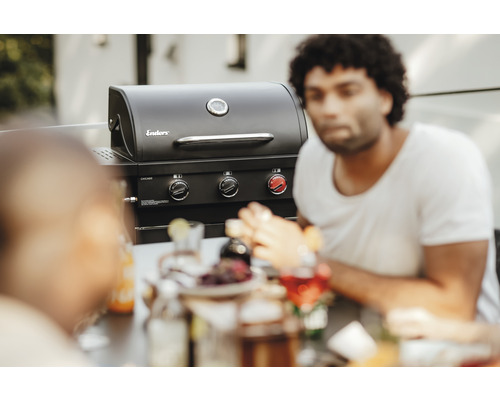 Enders® Chicago 3 Black Turbo 3-pits gasbarbecue, 51 x 108 cm, zwart, inclusief opbergplank, dekselthermometer, vetopvangbak, opklapbare zijtafel, krachtige warmtezone, grillrooster van roestvrij staal