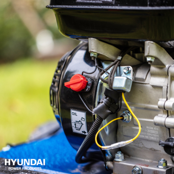 Hyundai verticuteermachine 400mm 4TAKT 212cc
