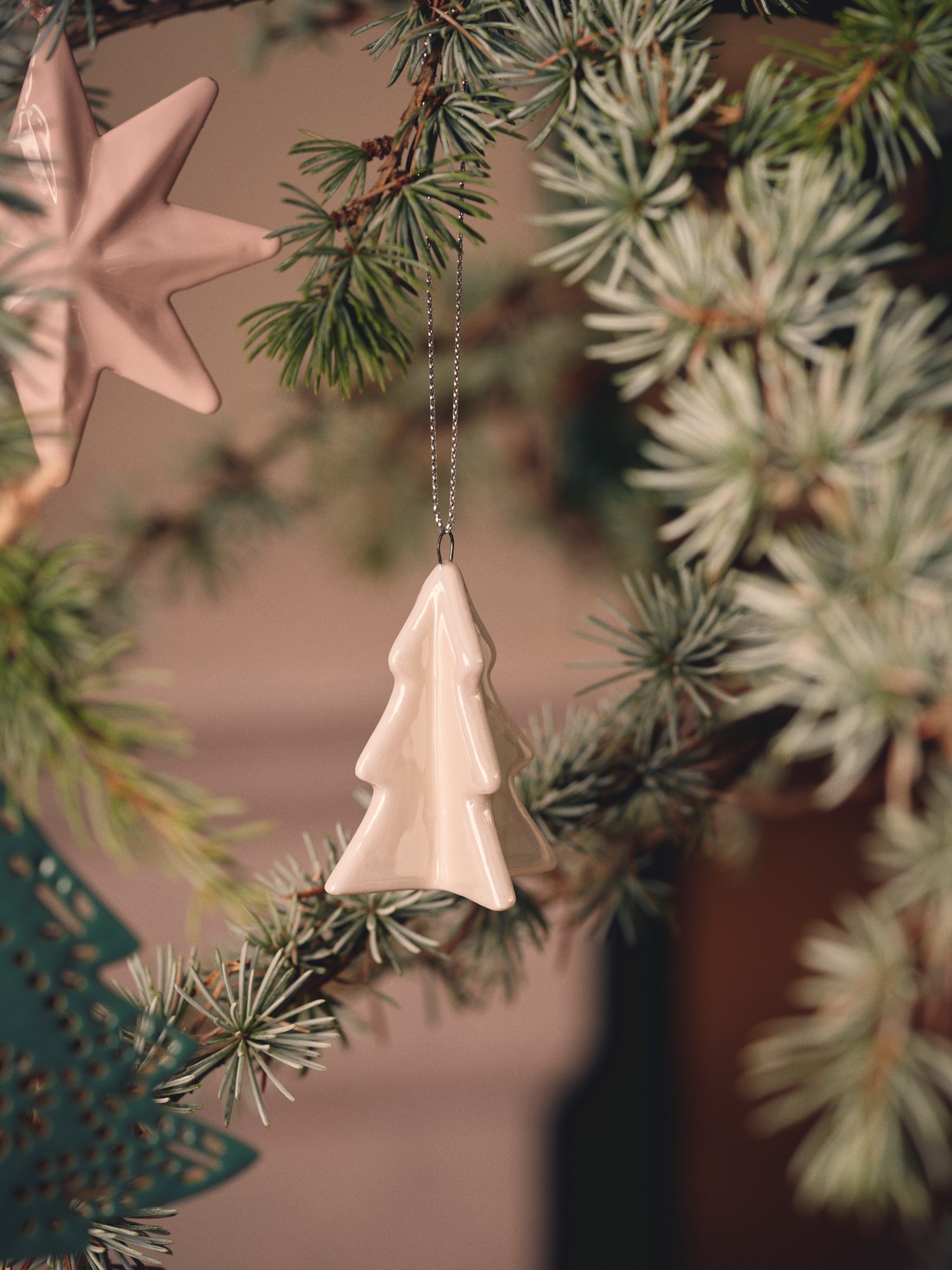 Juleophæng med træ | 6 cm. | Dusty Green