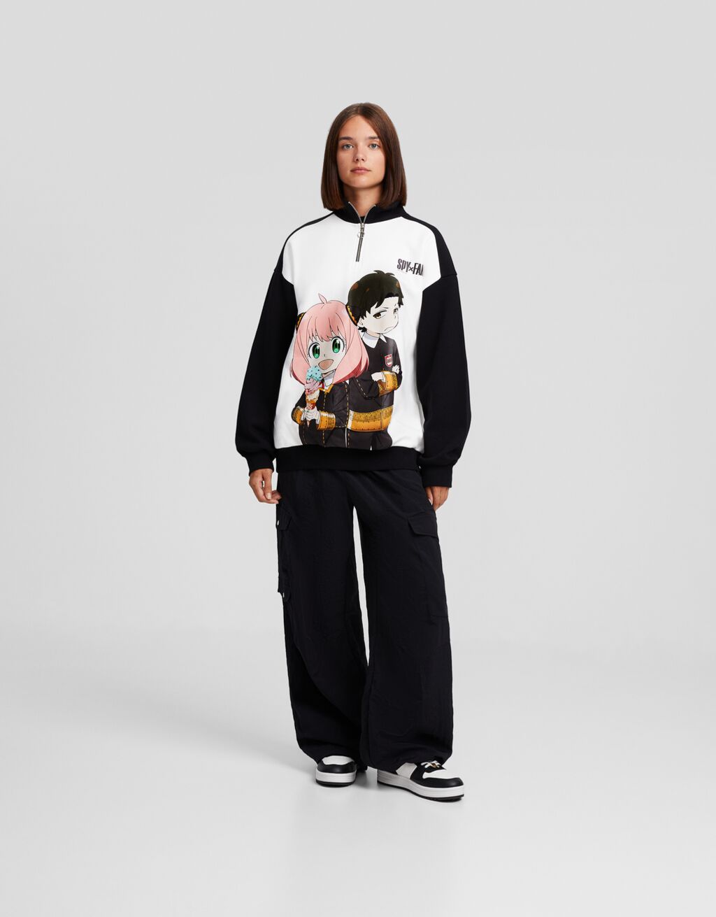 Moletom SPY x FAMILY com gola alta e zíper estampado