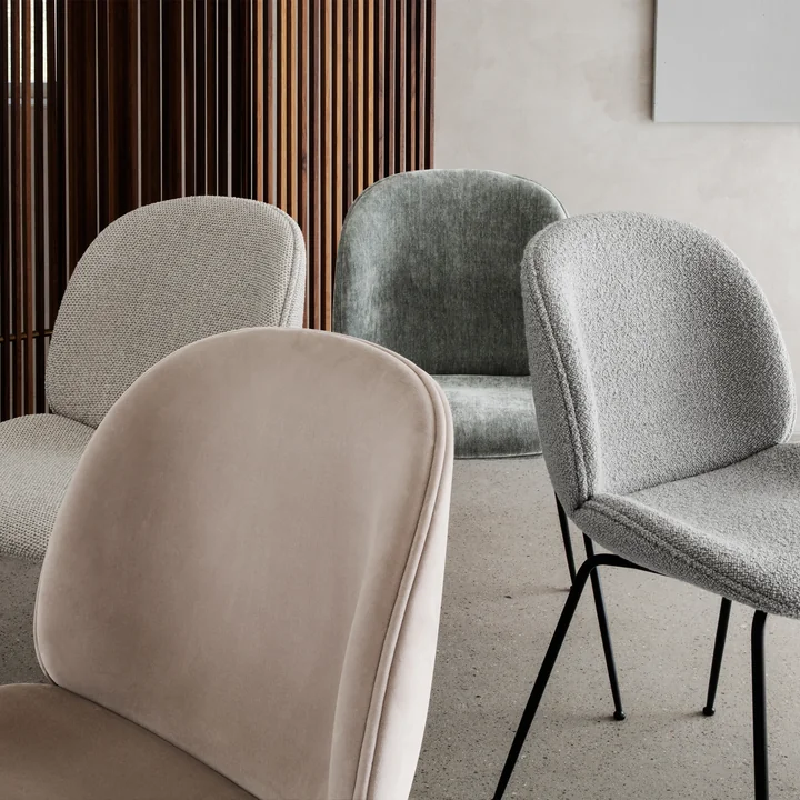 Gubi - Beetle Dining Chair Frontpolsterung (Conic Base), Schwarz / Enzo Degli Angiuoni (0023)
