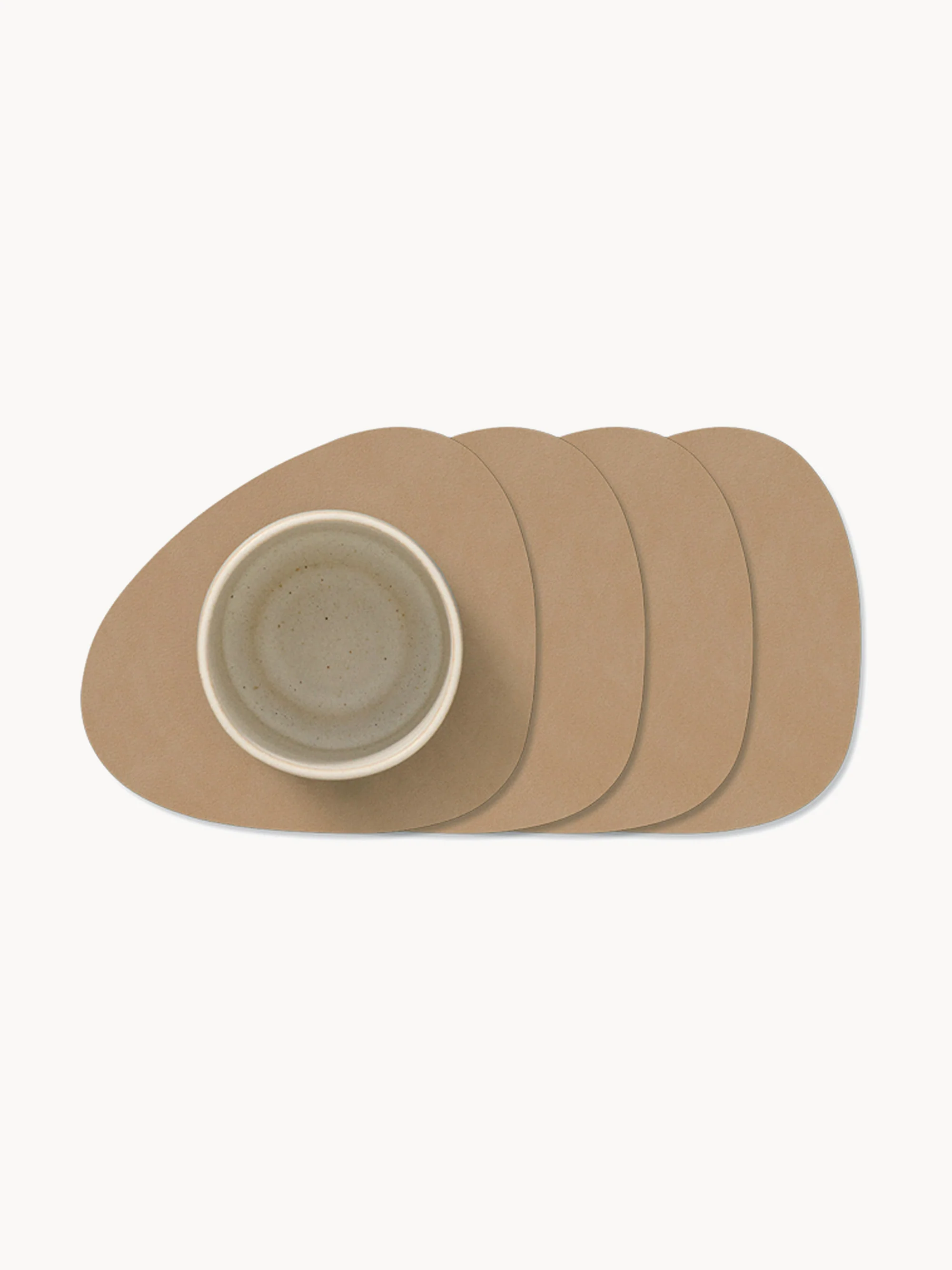 Asymmetrische leren placemats Curve, 4 stuks