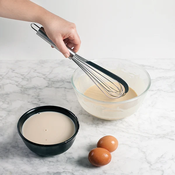 Fouet avec grattoir silicone 2 en 1 Lacor