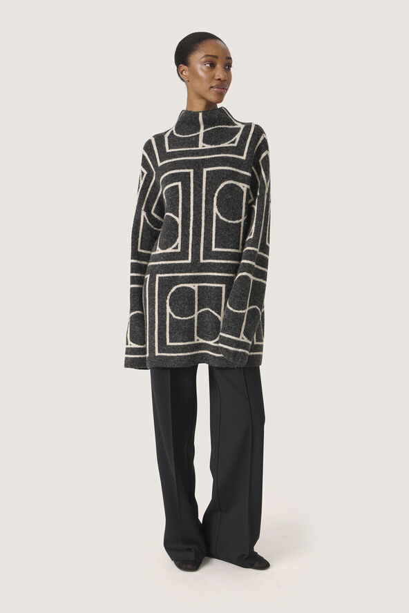 Soaked in Luxury SLHedaya Pullover Black w white monogram