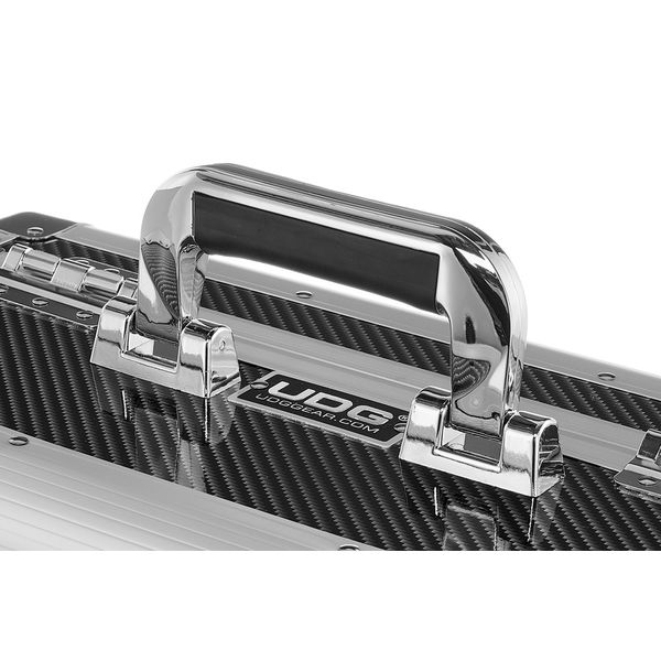 UDG Pick Foam Carbon Flightcase M