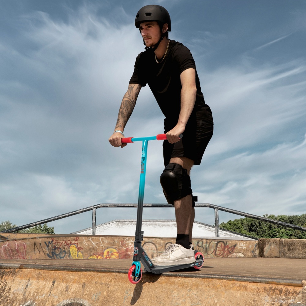 Invert Supreme – Jamie Hull Journey Stunt Scooter