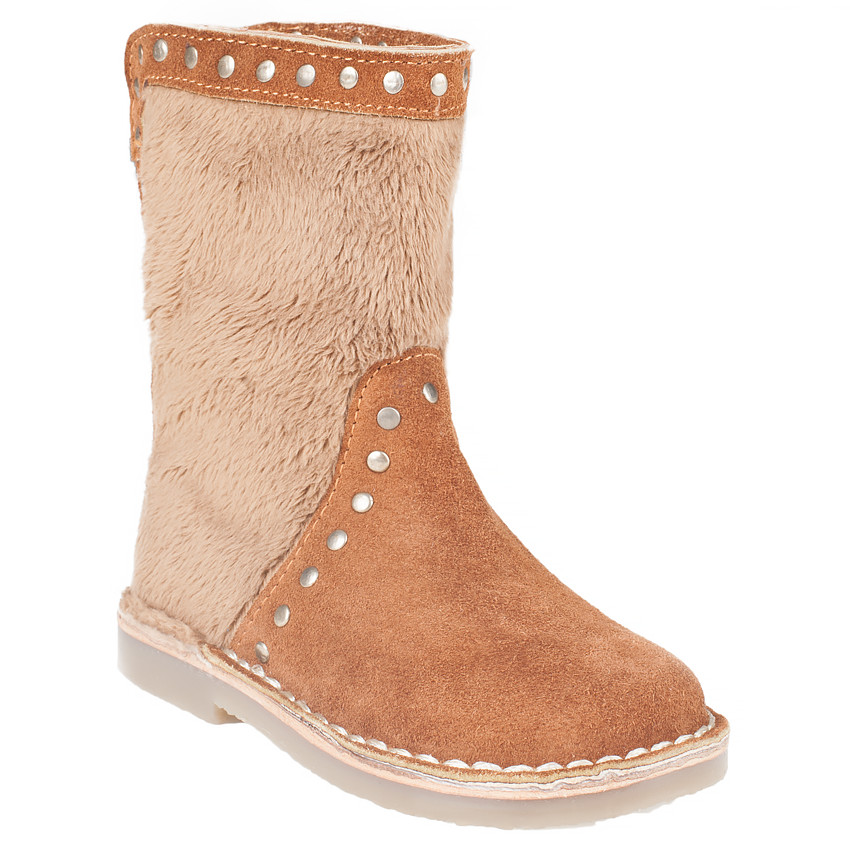 Bottines en cuir camel avec rivets et fausse fourrure