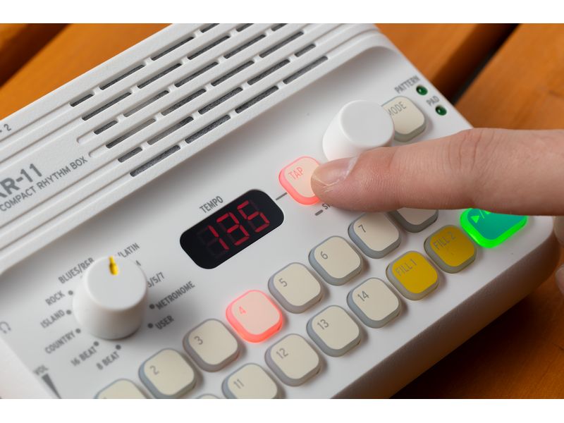 Korg Drum Machine KR-11 Kompakte Rhythmusmaschine