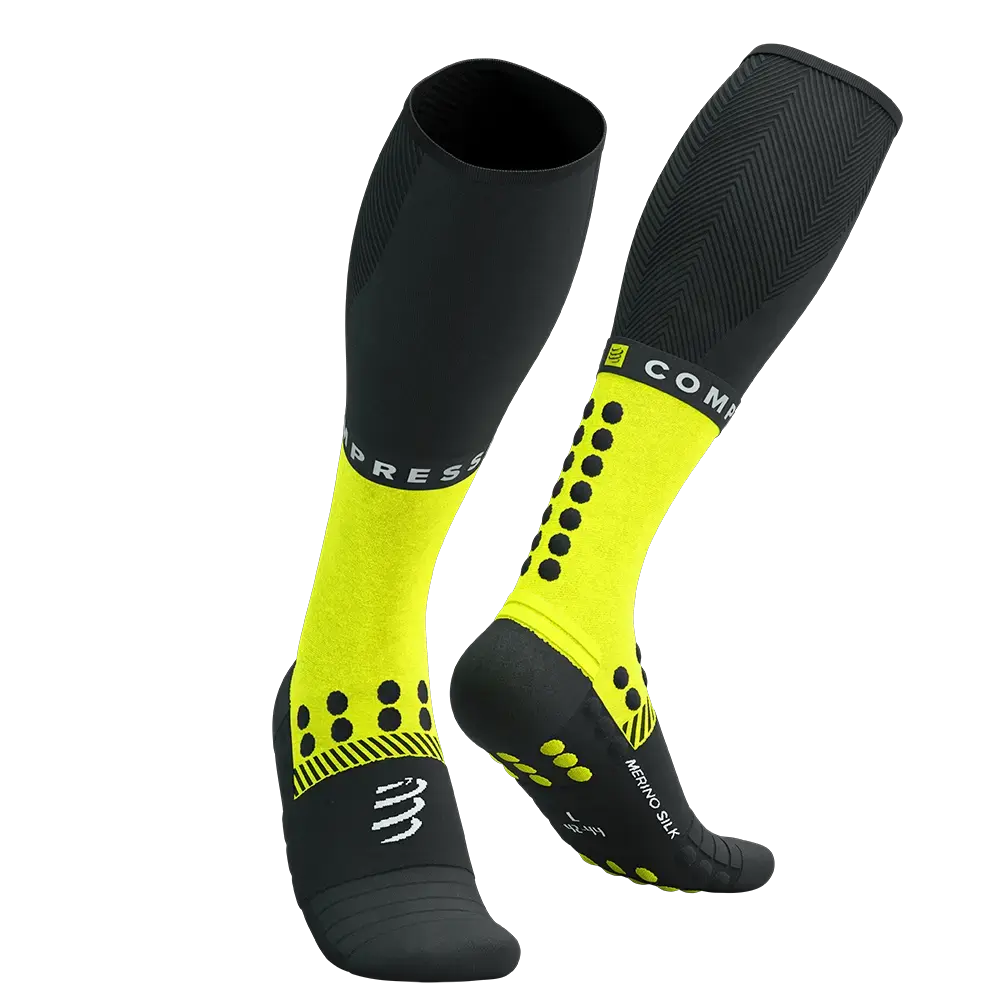 Compressport Full Socks Winter Run Compressiesokken Zwart/Geel