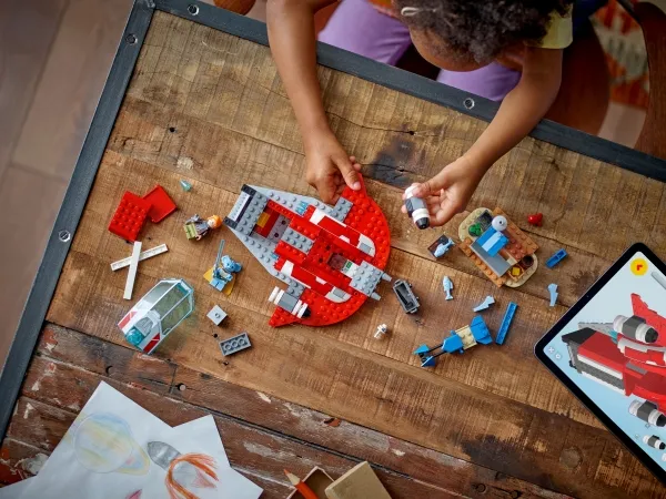 LEGO Star Wars 75384 Crimson Firehawk™