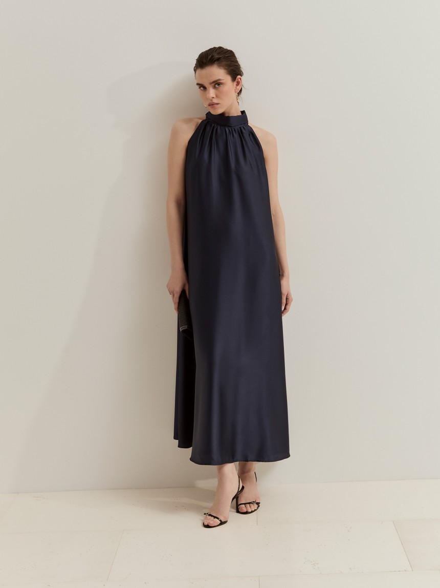 Vestido fluido acetinado