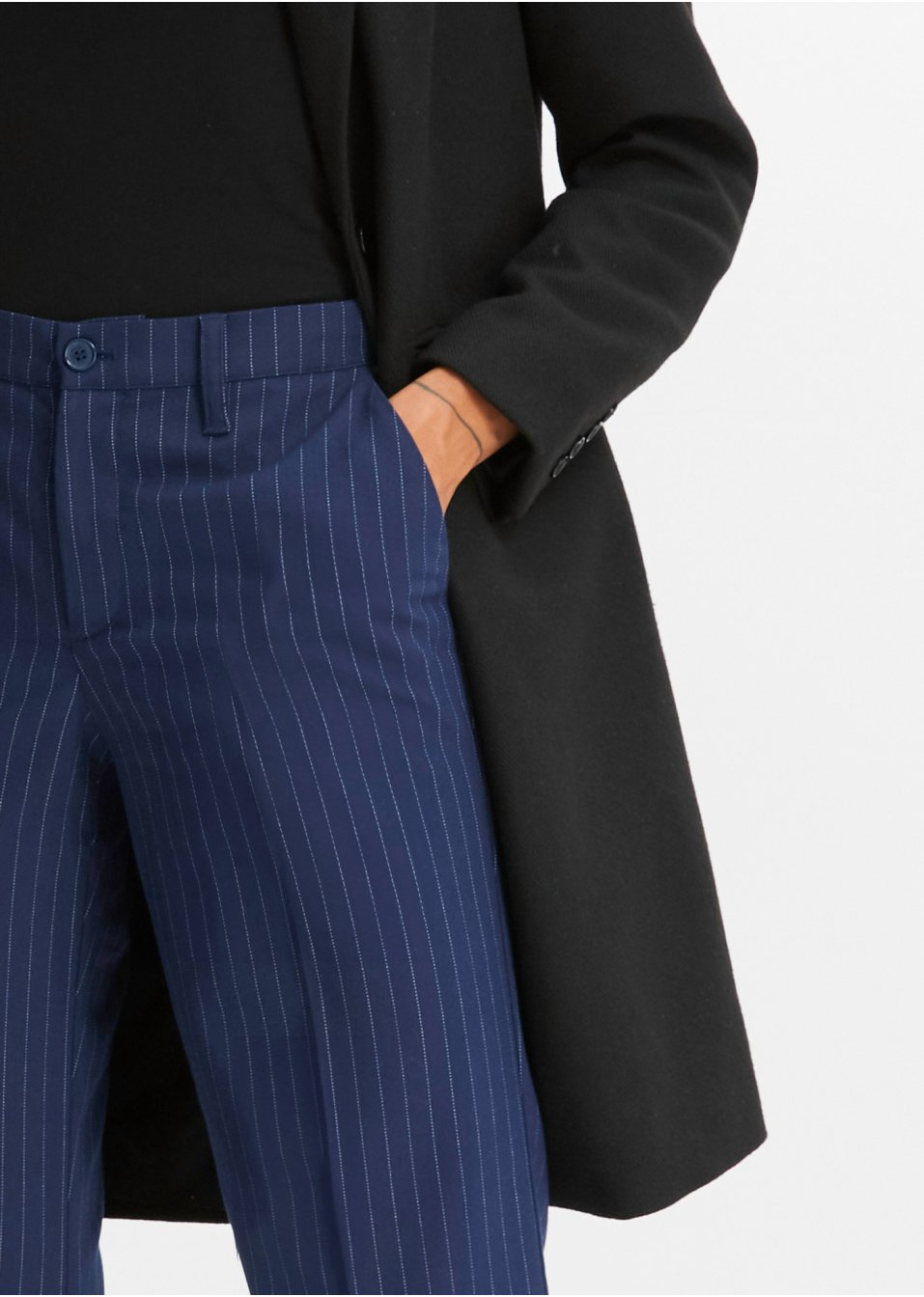 Pantalon à fines rayures avec jambes larges