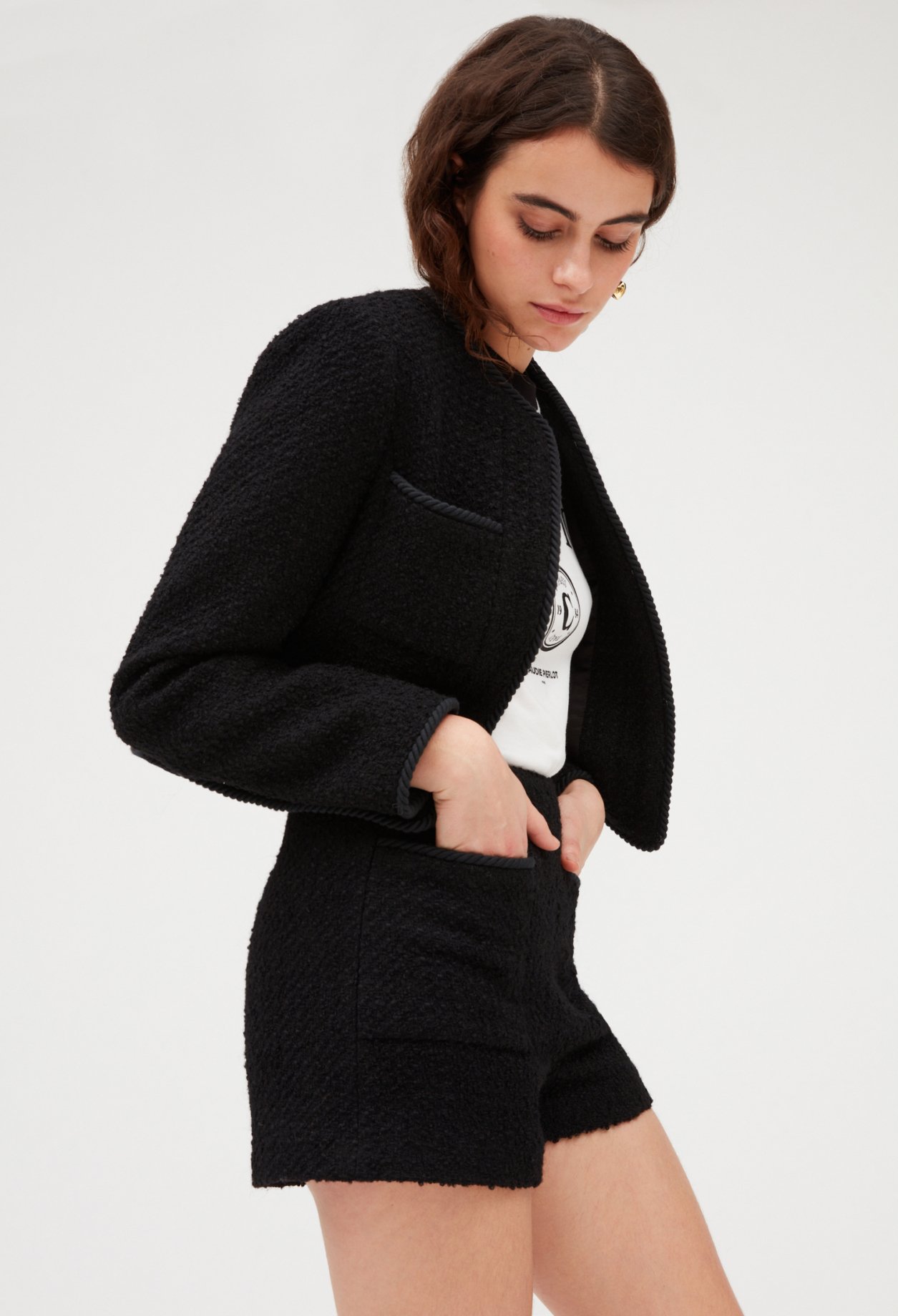 Short tweed noir
