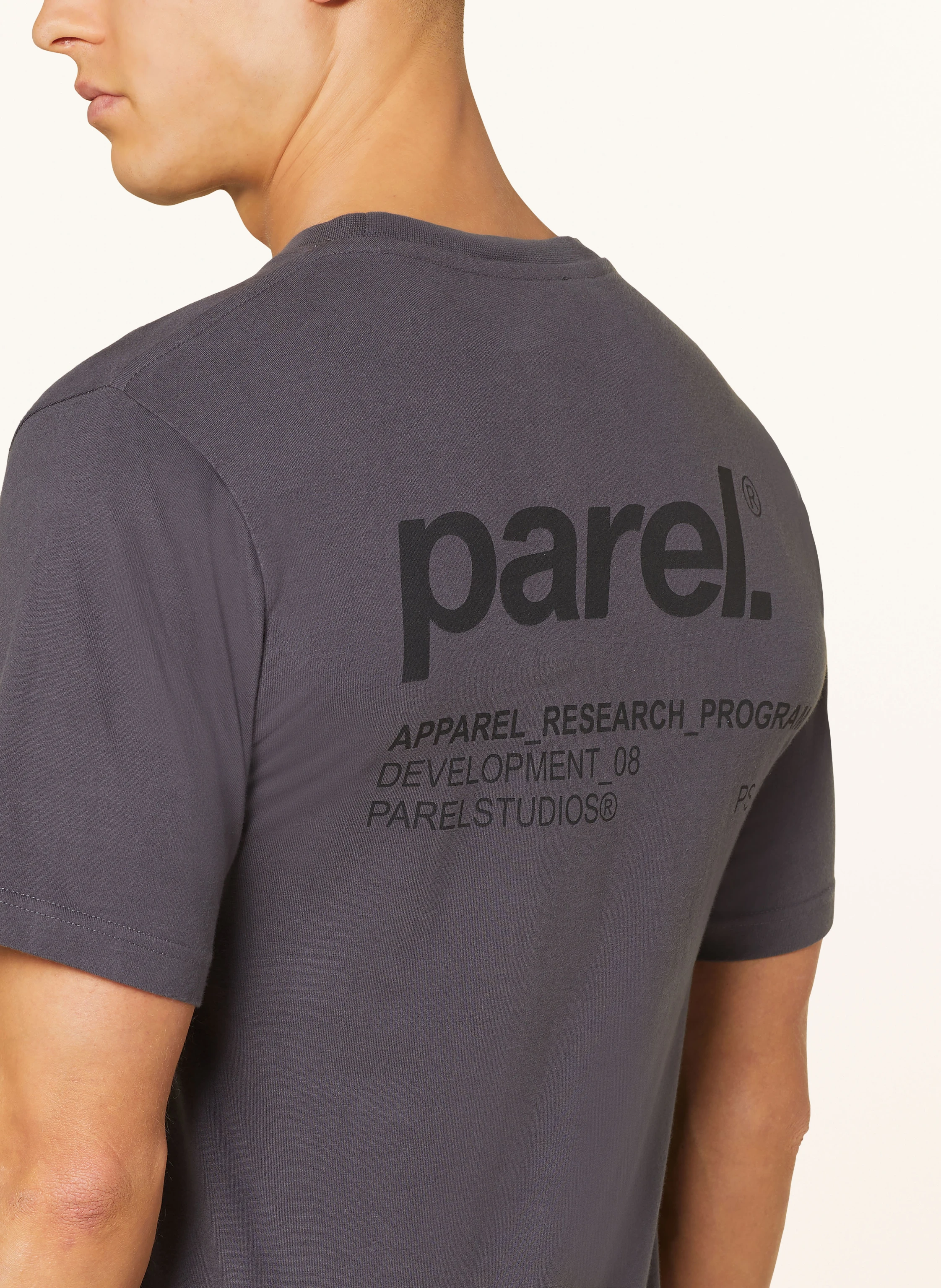 parel. T-Shirt