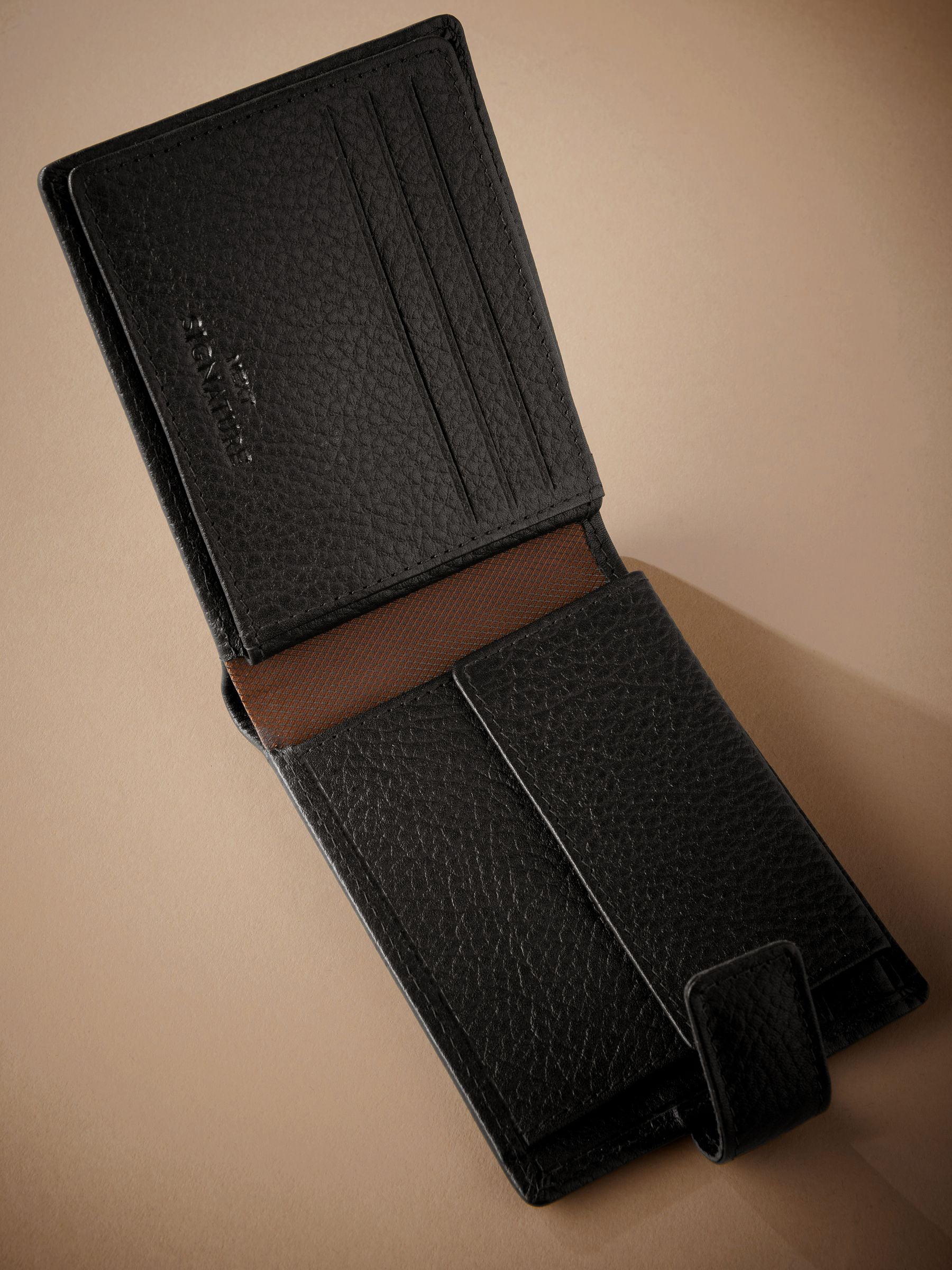 Zwart - Signature Monogram Wallet