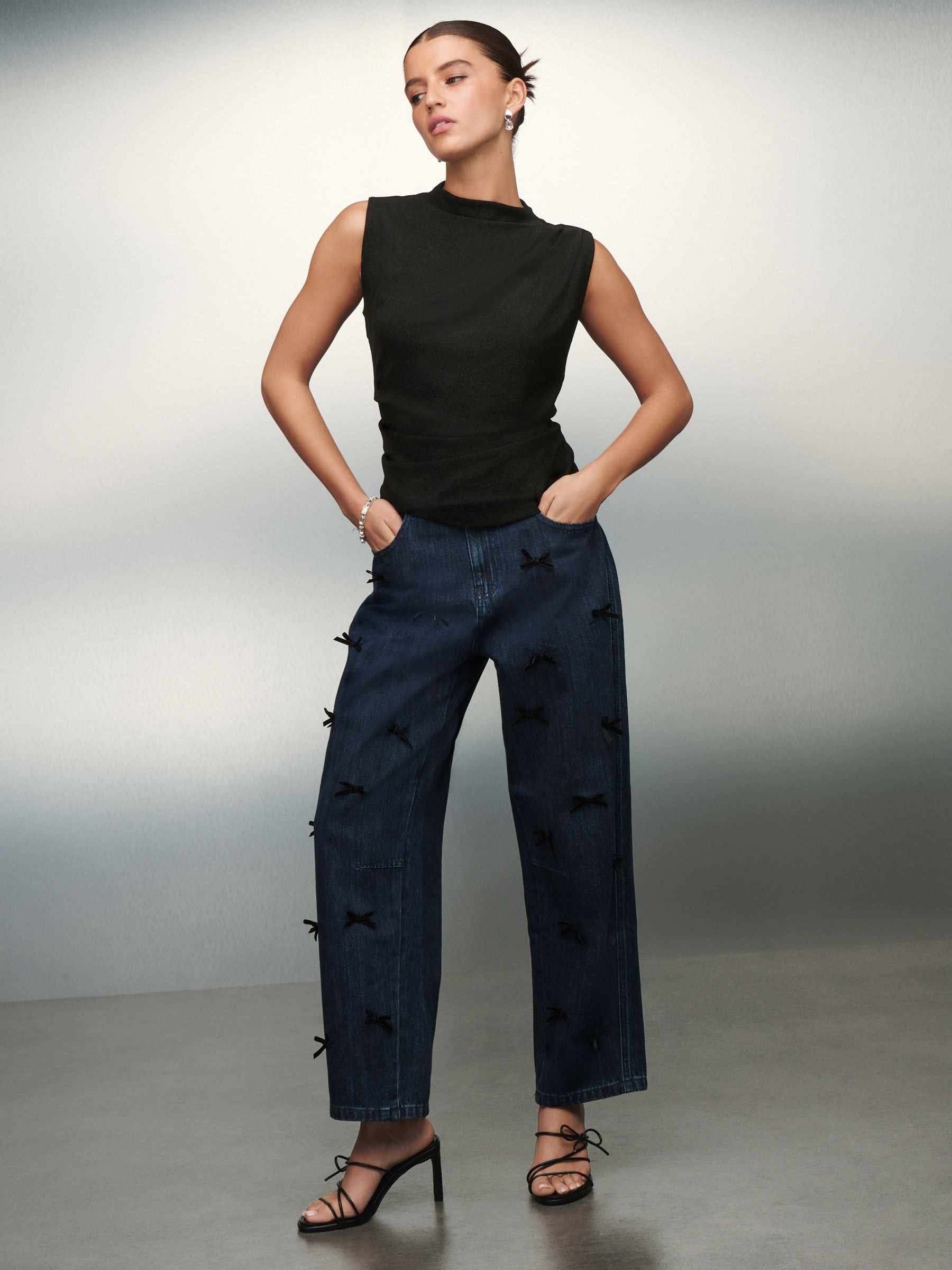 Blauw met wassing - Barrel jeans met strik
