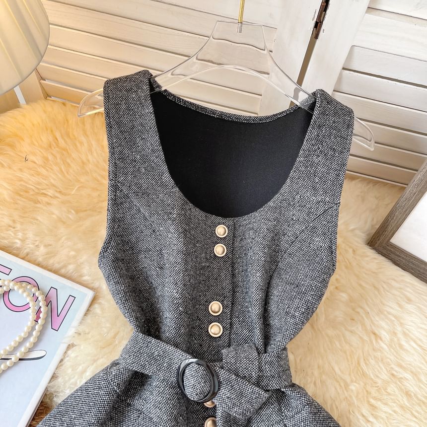 Lucuna - Peplum-vest met ronde hals en knoopjes