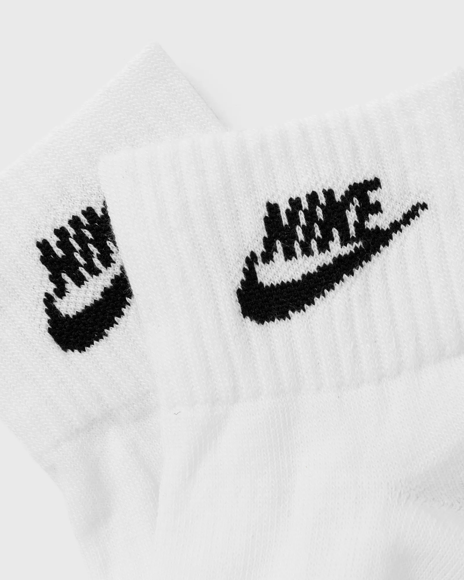 Nike EVERYDAY ESSENTIAL ANKLE SOCKS 3 PACK