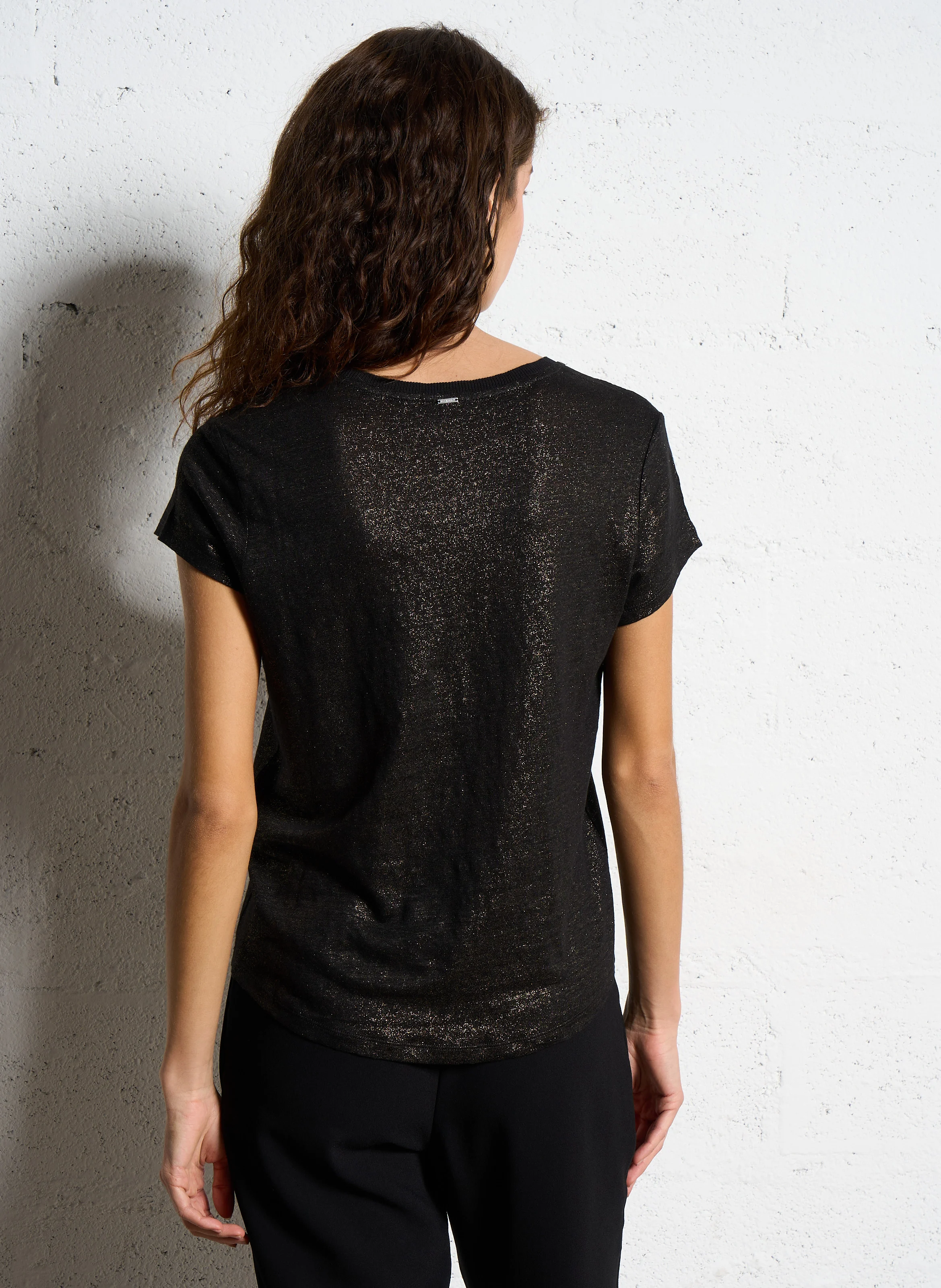 Tee-shirt col V en lin| Noir