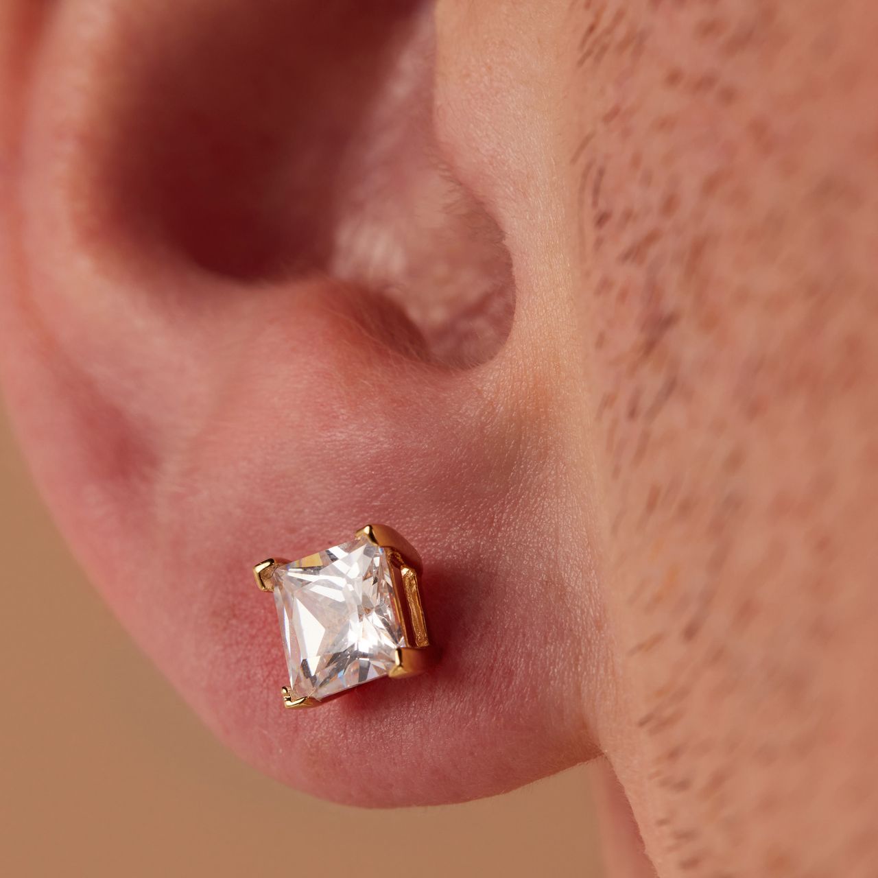 Zilveren goldplated oorbellen met witte zirkonia