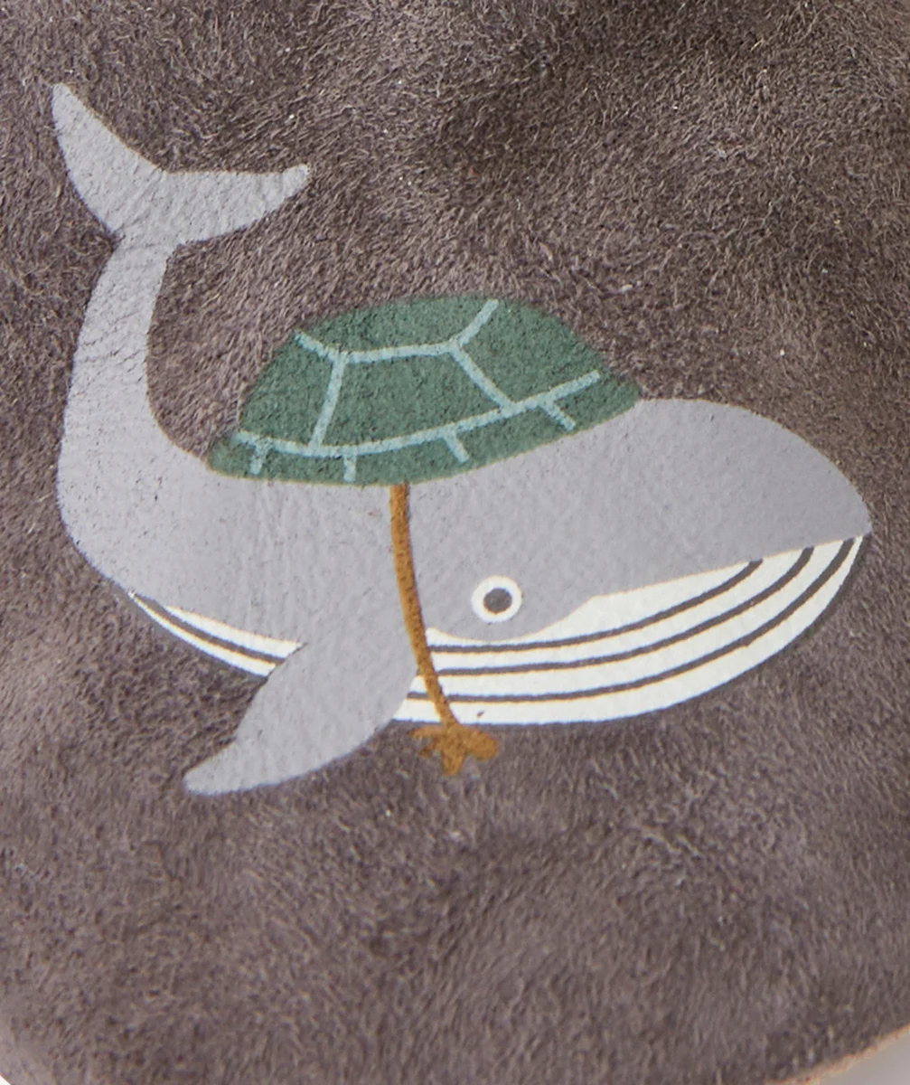 CHAUSSONS EN CUIR BÉBÉ GARÇON GRIS AVEC BALEINES