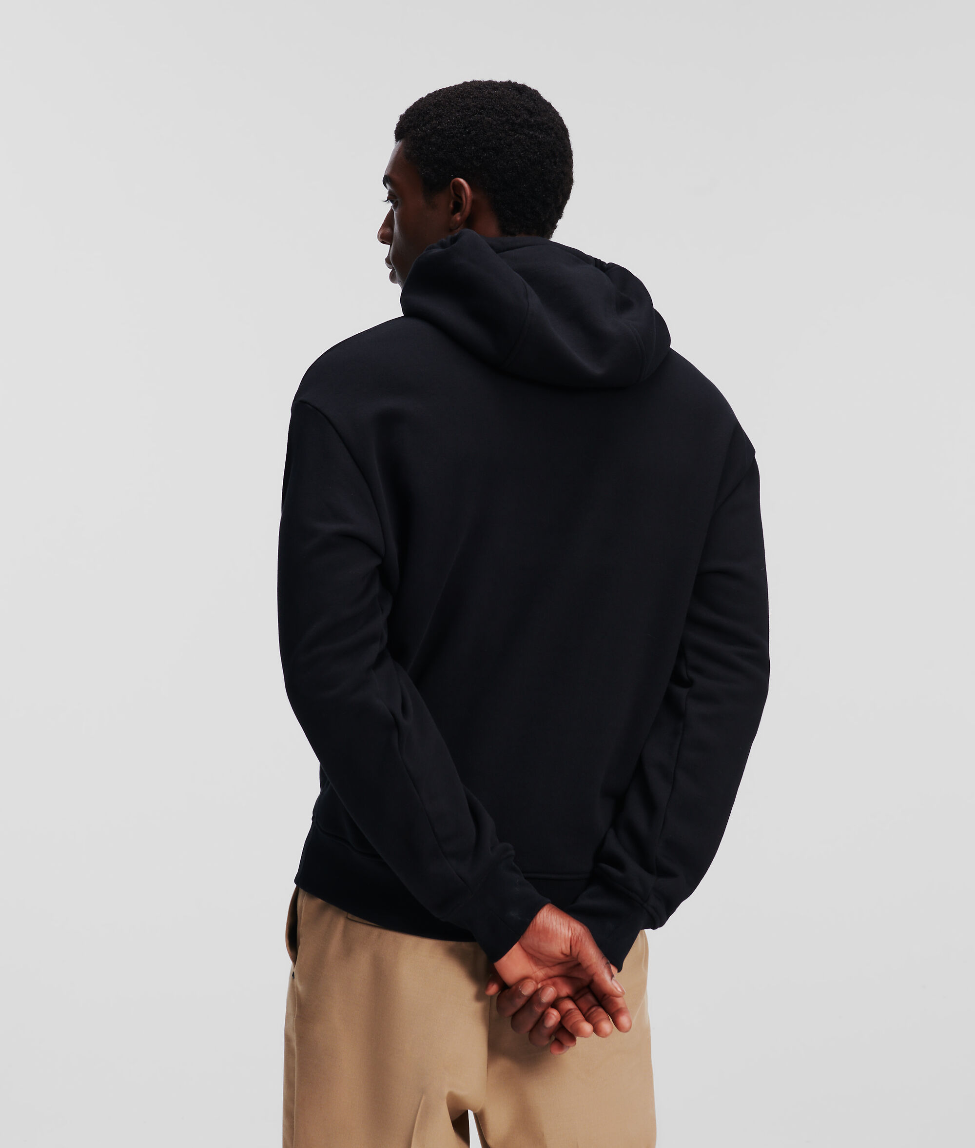 SWEAT À CAPUCHE AVEC ÉCUSSON K/IKONIK KARL
