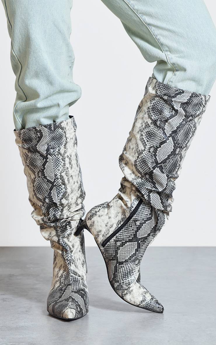 Multicolore Bottes Hautes À Talon Bas Effet Python Imprimé Peau De Synthétique En SYNTHÉTIQUE Coupe Large Avec Détails Froncés