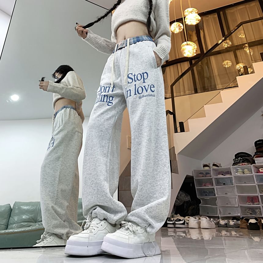 RONIN - Losse joggingbroek met trekkoord in de taille en tekstruitjespaneel