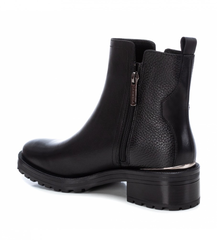 Botas de tornozelo Carmela em couro, modelo 160277, pretas.