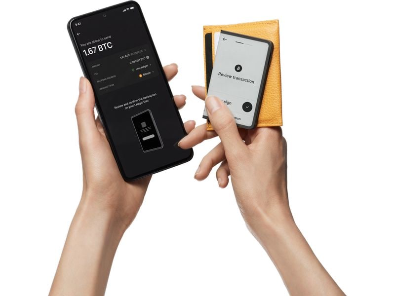 Ledger Stax inkl. Recovery Key Kryptowallet mit Bluetooth und Wiederherstellungsschlüssel