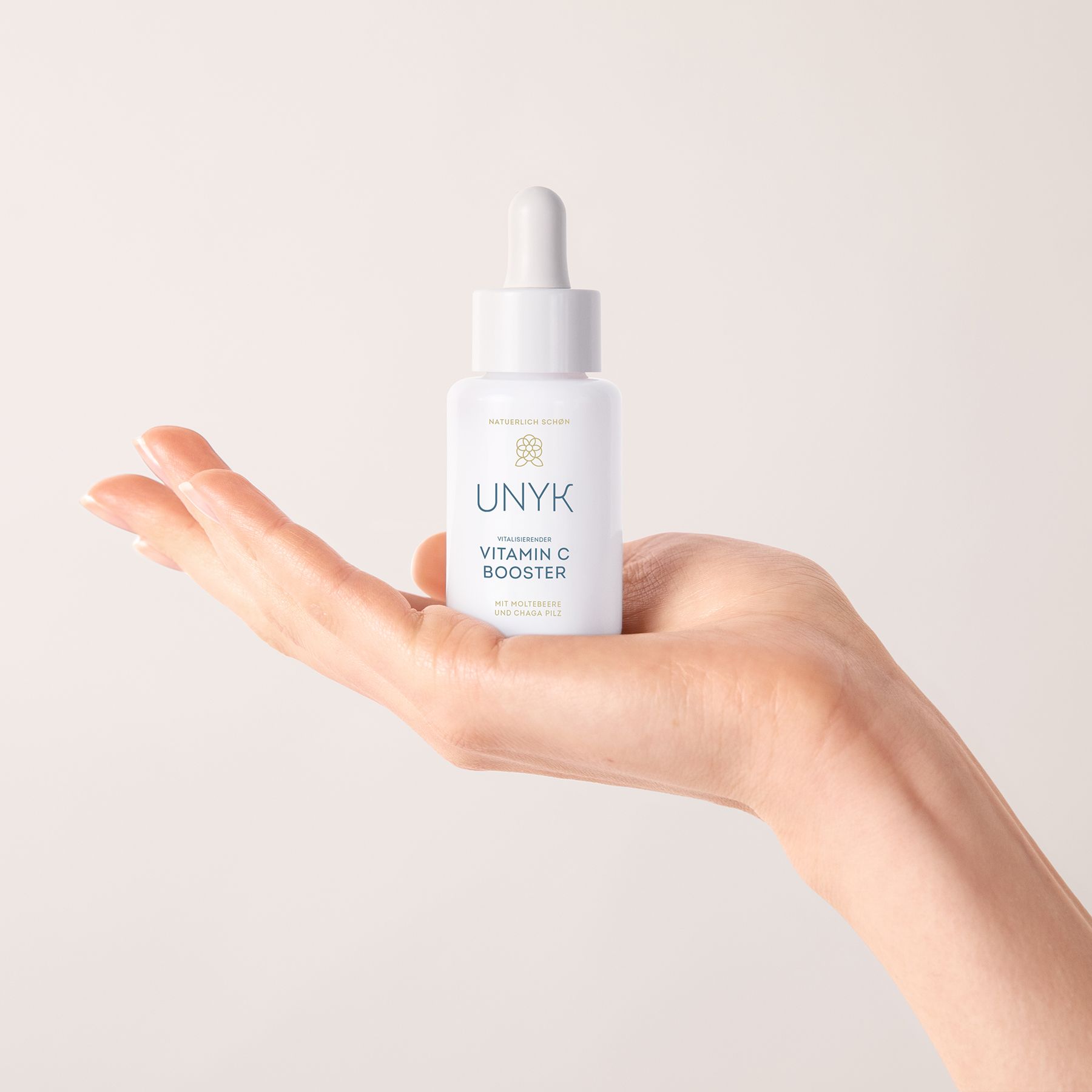 UNYK Vitalisierender Vitamin C Booster mit Moltebeere und Chaga Pilz