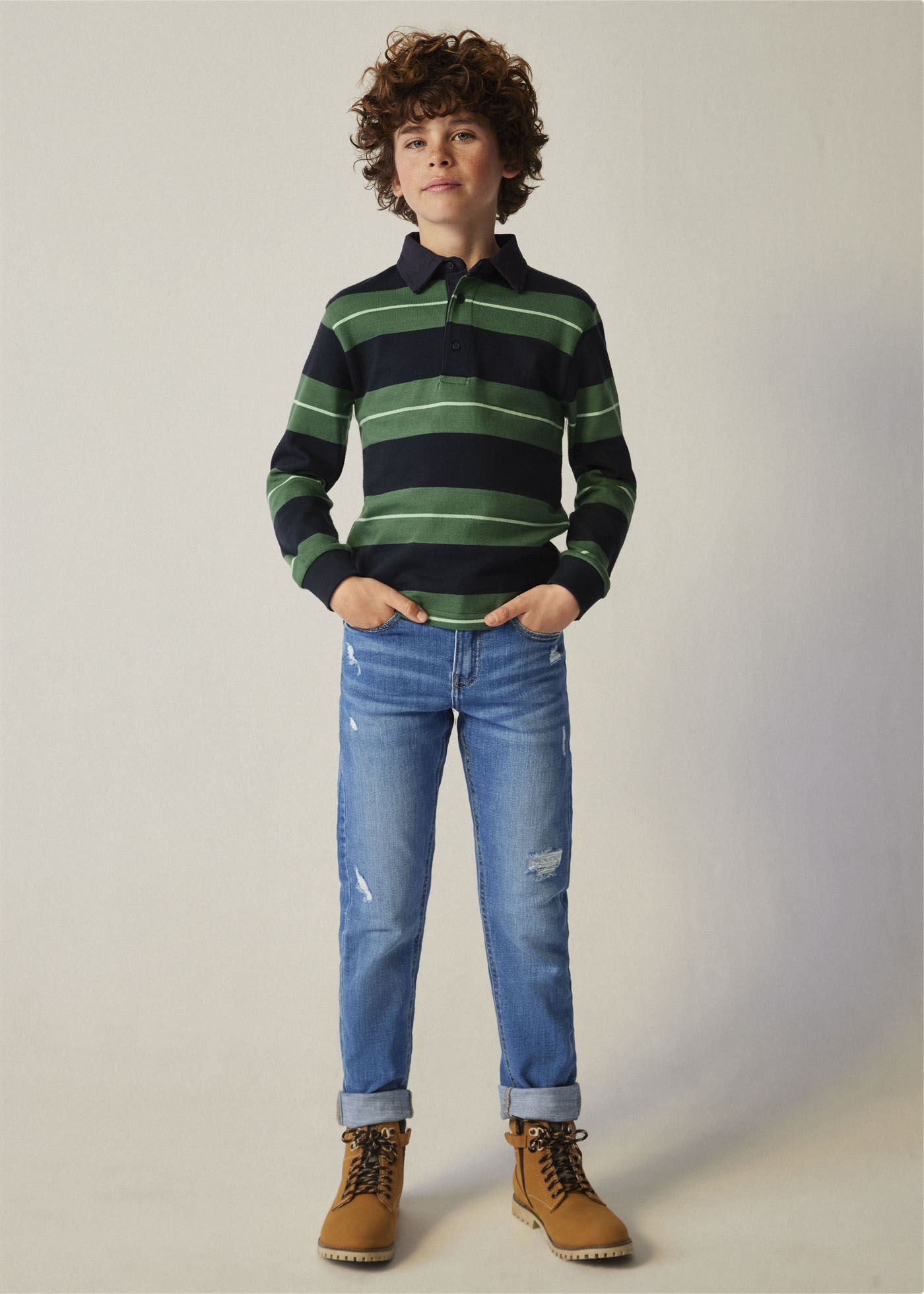 calça jeans desgastada Better Cotton para meninos