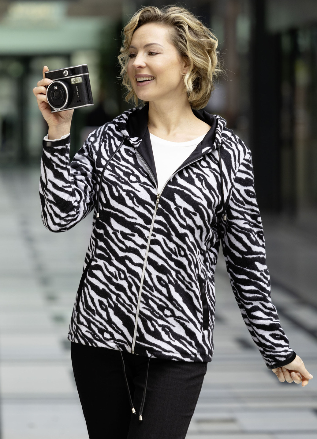 Strickjacke mit Kapuze