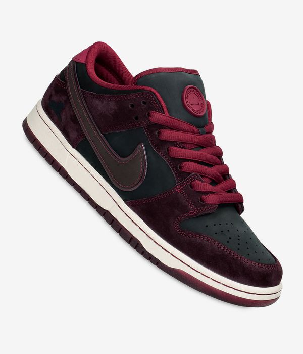 Nike SB x Riot Skateshop Dunk Low Pro Schuh (night maroon) online kaufen | skatedeluxe