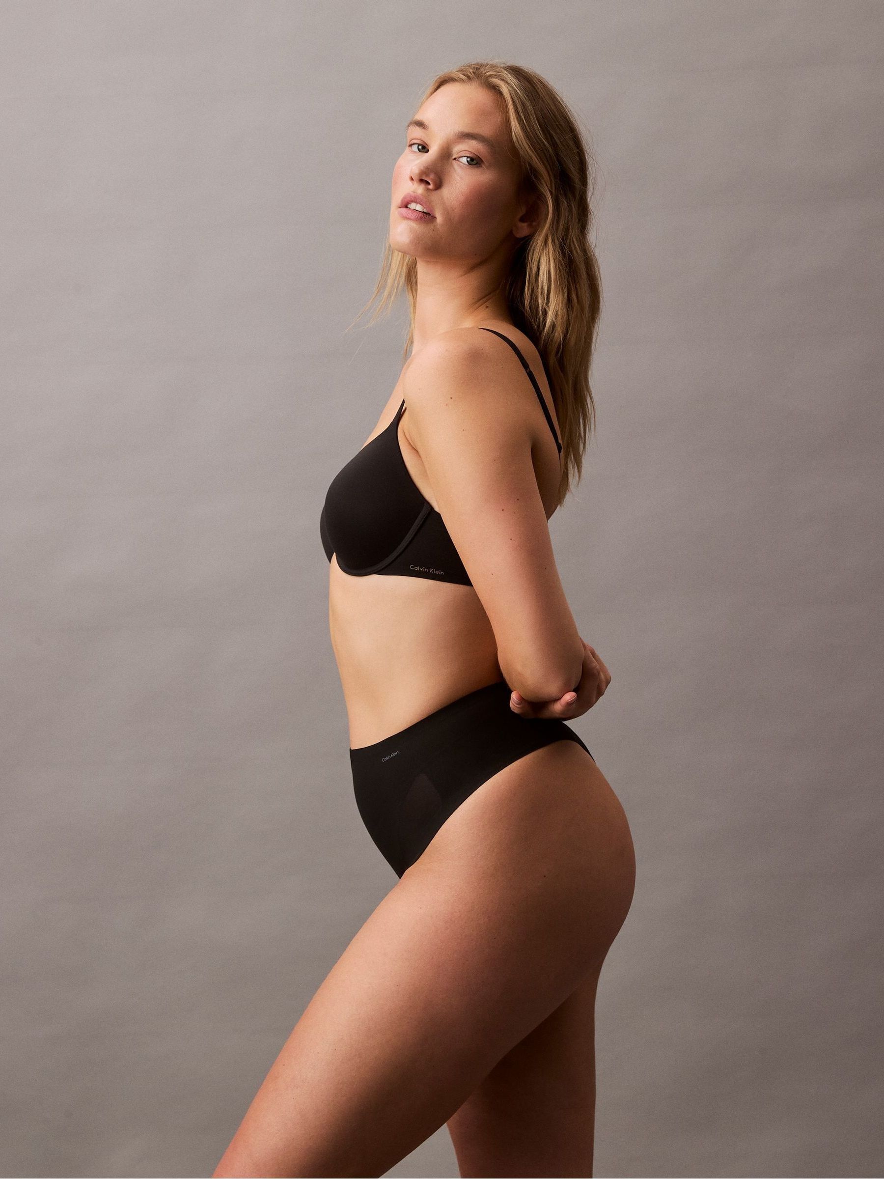 Calvin Klein Sculpted Shapewear Thong - Stay Put Mesh