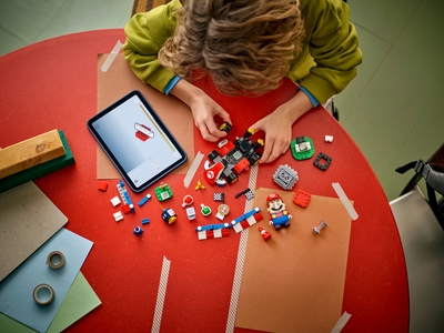 LEGO Mario Kart™ – Interactieve LEGO® Mario™ en standaardkart (72043)