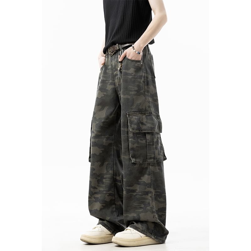 Priam - Cargobroek met hoge taille en wijde pijpen en camouflageprint